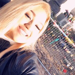 Meet your Posher, Catherine